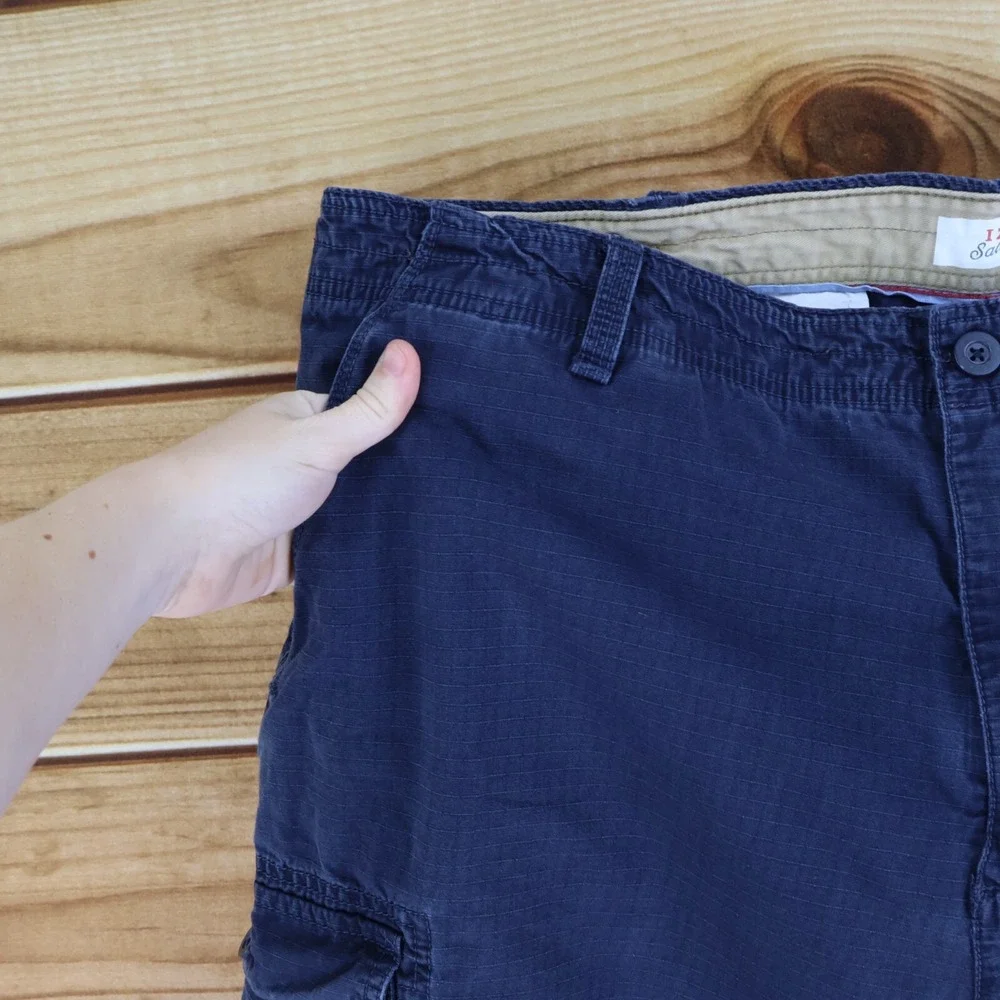 IZOD Saltwater Shorts Mens Size‎ 42 Blue 100% Cotton Cargo Pockets Flat Front
